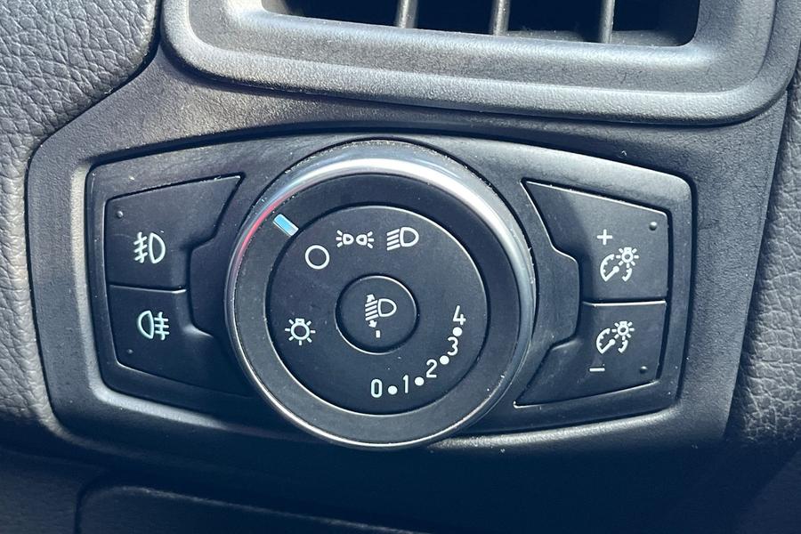 Ford Focus Photo autoimg-3f7aa6fb568e9f03f17d09c5b96972056ba8067a.jpg