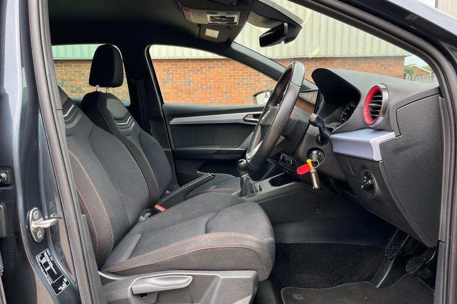 SEAT Ibiza Photo autoimg-3f7b0acb74f882daed9e89de7472eef6d33f1bab.jpg