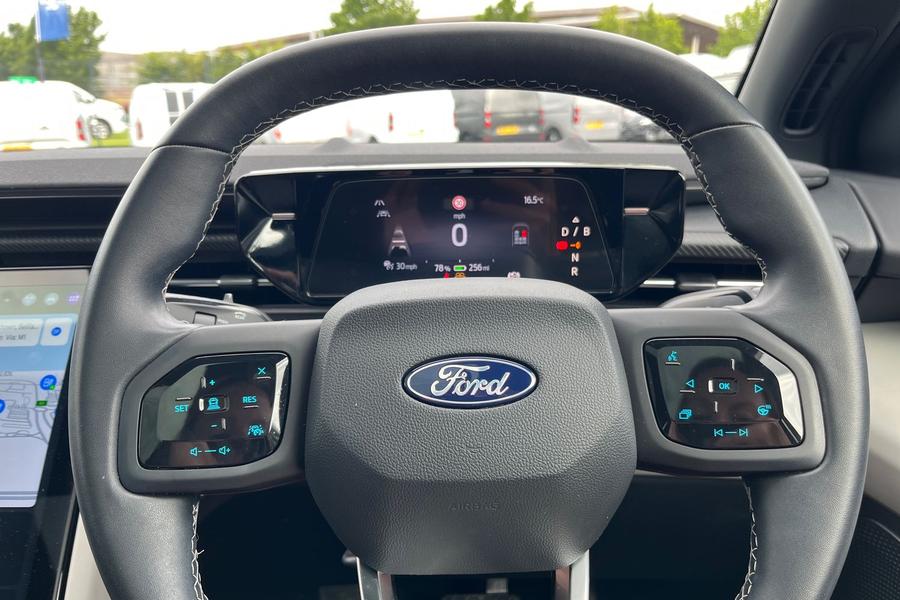 Ford Explorer Photo autoimg-3f80b66a6e5432b8c3ba23421c41f50bbca6a487.jpg