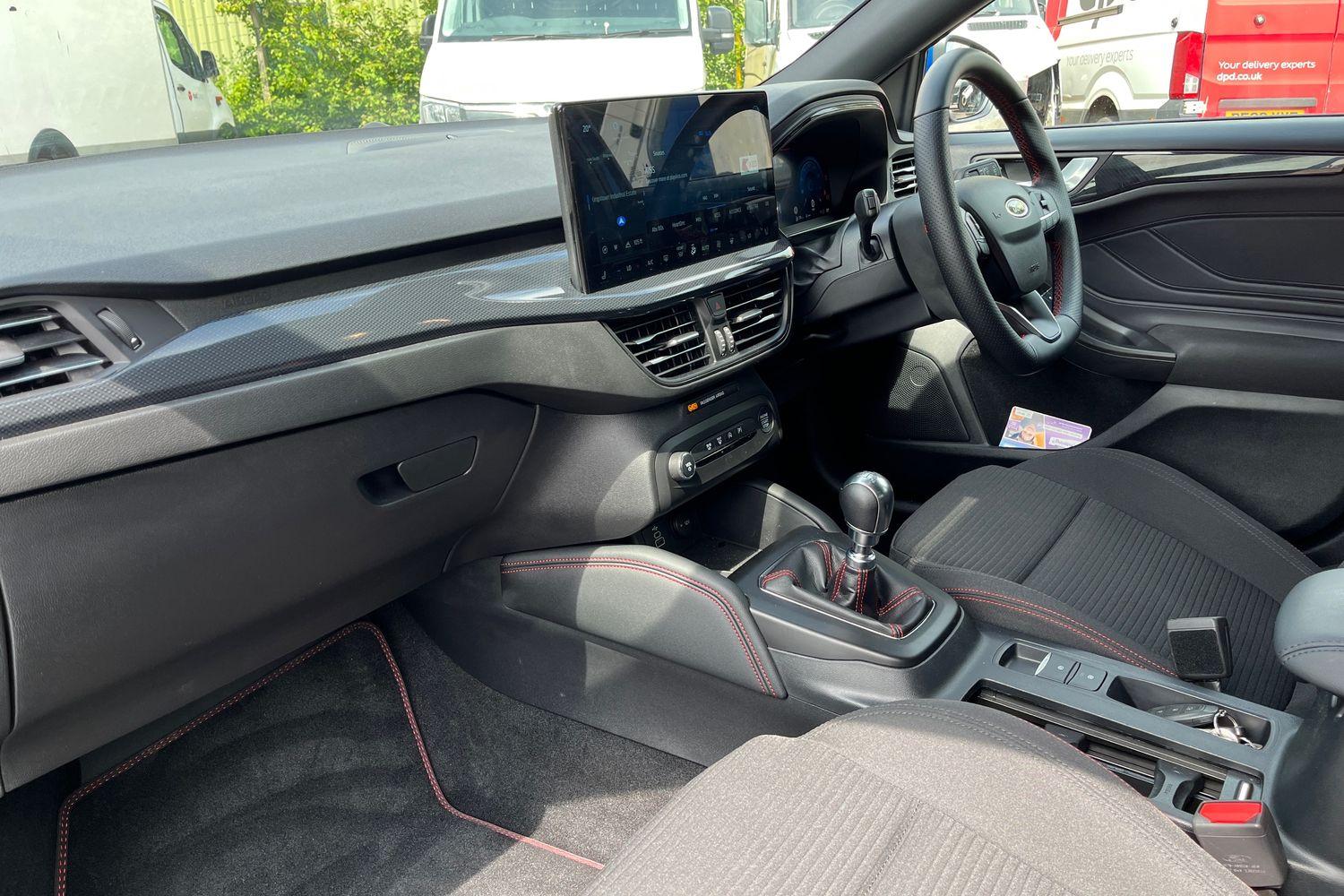Ford Focus Photo 17