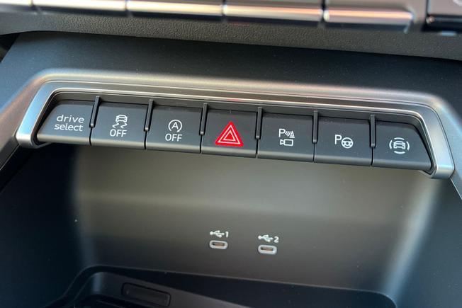 AUDI  A3 Saloon Photo 22