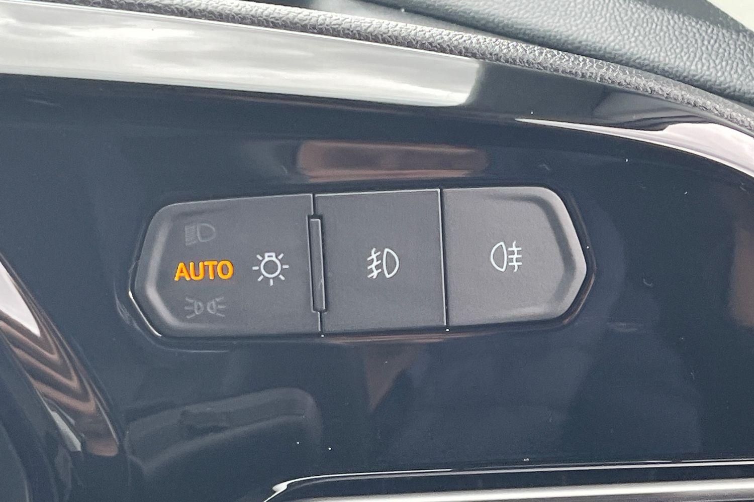 Ford TRANSIT CONNECT Photo 8