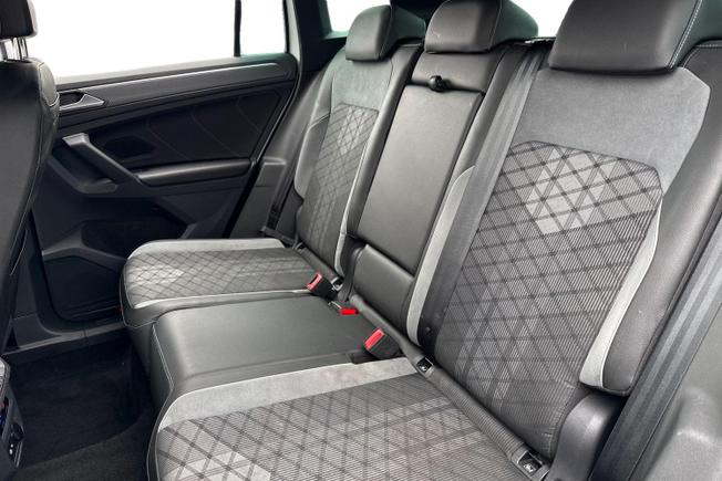 VOLKSWAGEN Tiguan Photo 9
