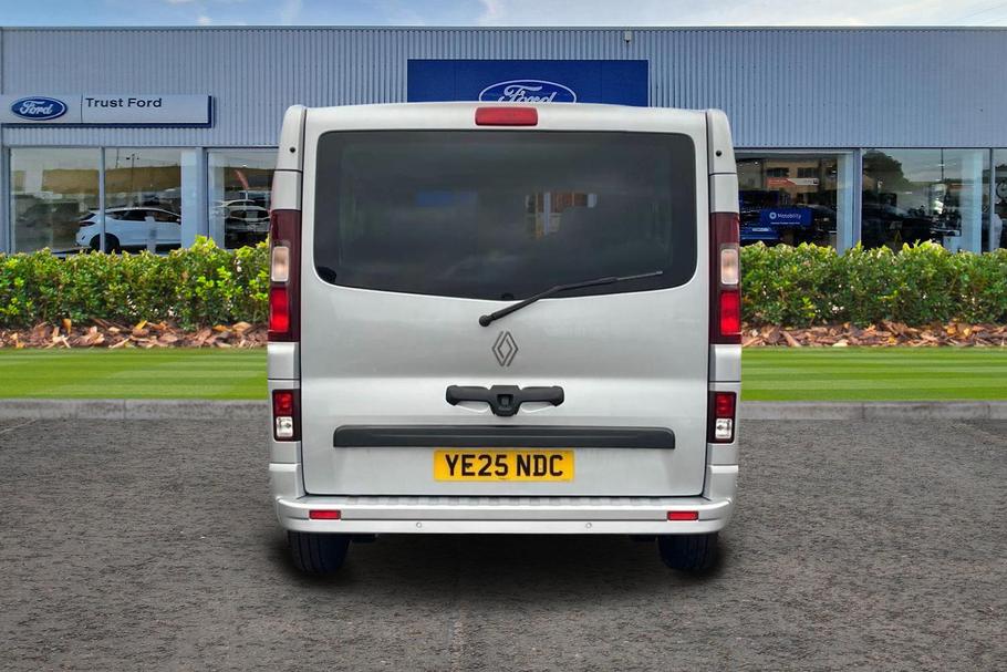 Used Renault Trafic YE25NDC 12