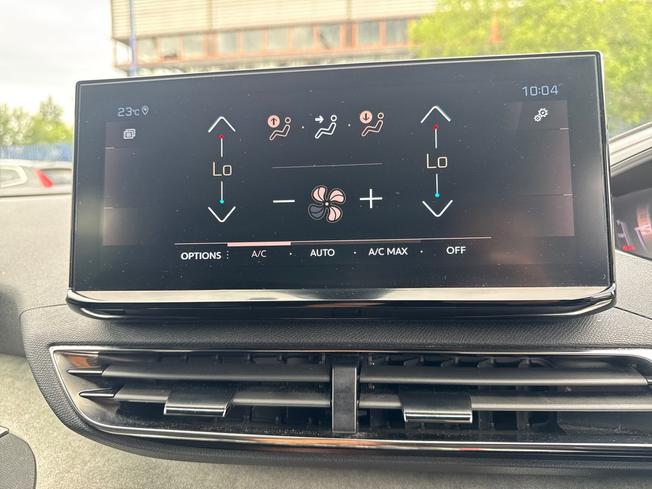 PEUGEOT 5008 Photo 37