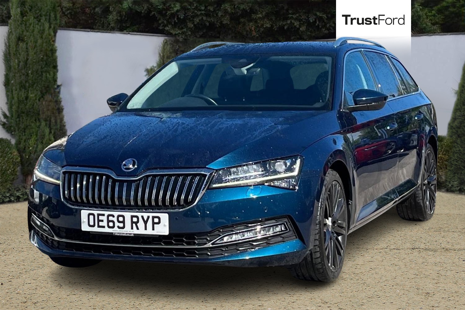 Skoda SUPERB Photo 4