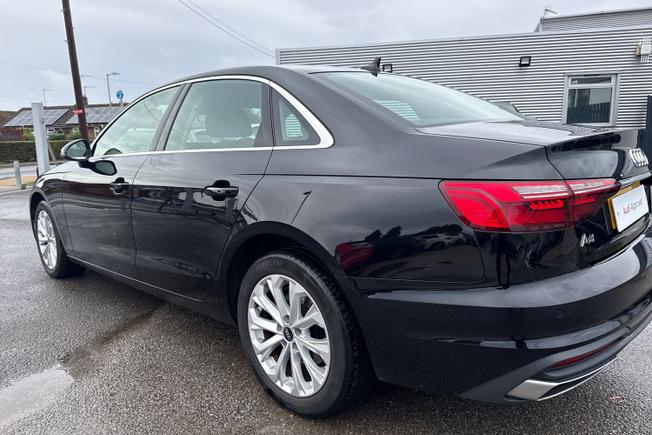 AUDI A4 Photo 27