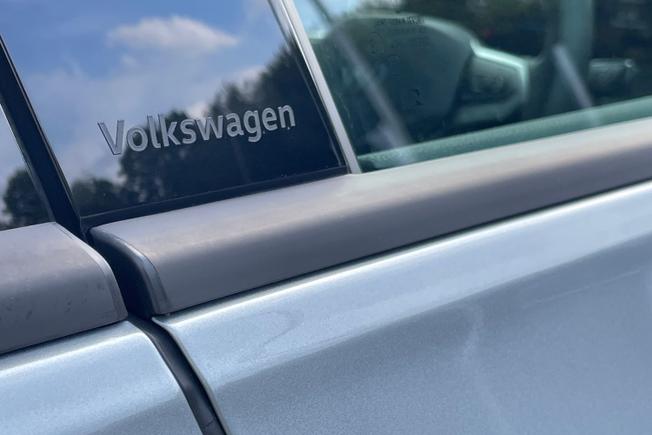 VOLKSWAGEN Golf Photo 23
