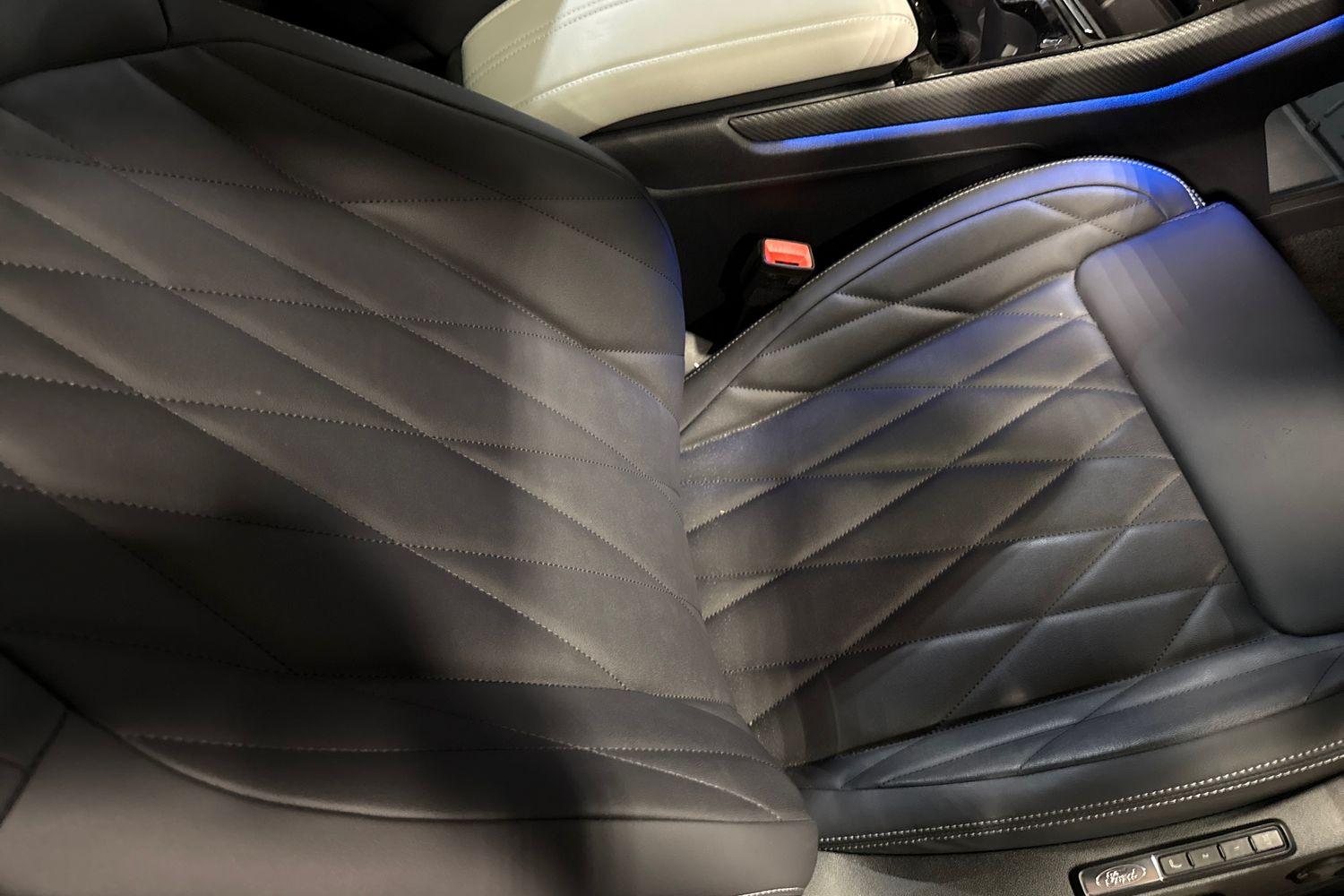 Ford Explorer Photo 24