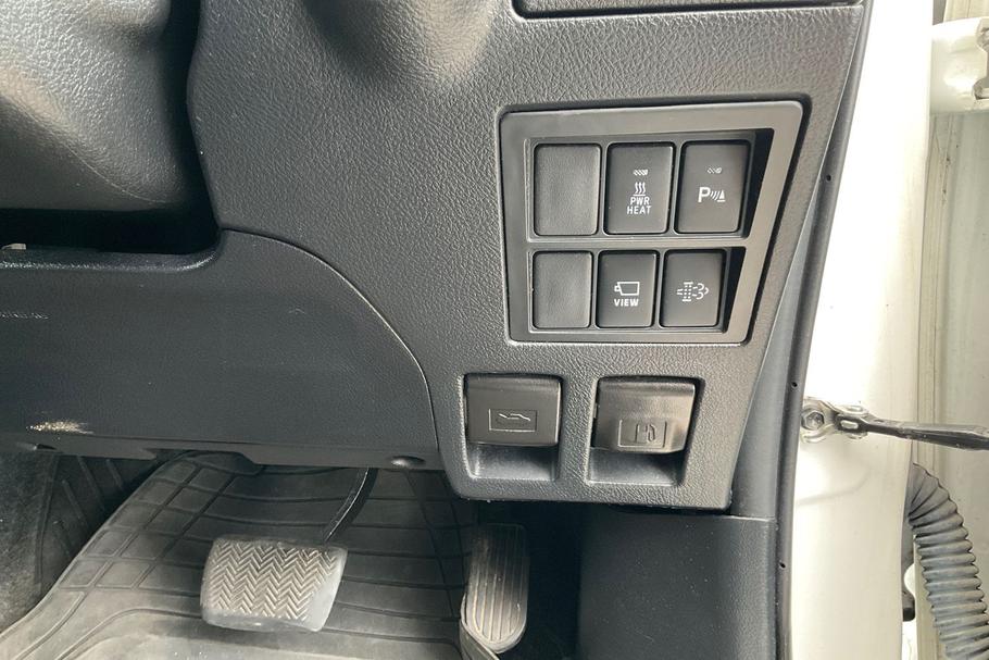 Used Toyota HILUX LS23OLX 26