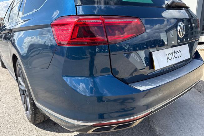 VOLKSWAGEN Passat Photo 27