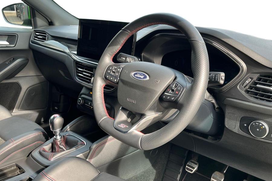 Ford FOCUS Photo autoimg-3f9cf94234922f2476b59dbb83bc1a6682378729.jpg