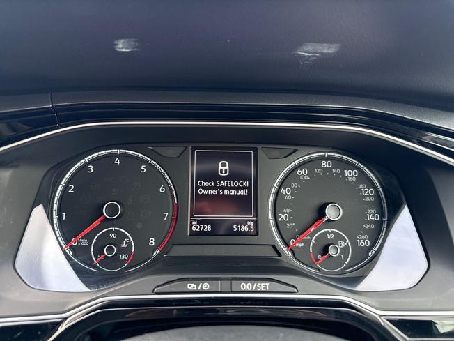 VOLKSWAGEN Polo Photo 15
