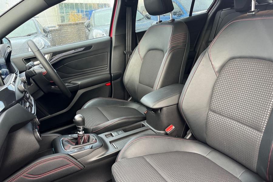 Ford Focus Photo autoimg-3fa2548a12c427fc64c6124e18c7e8ee94b0af08.jpg