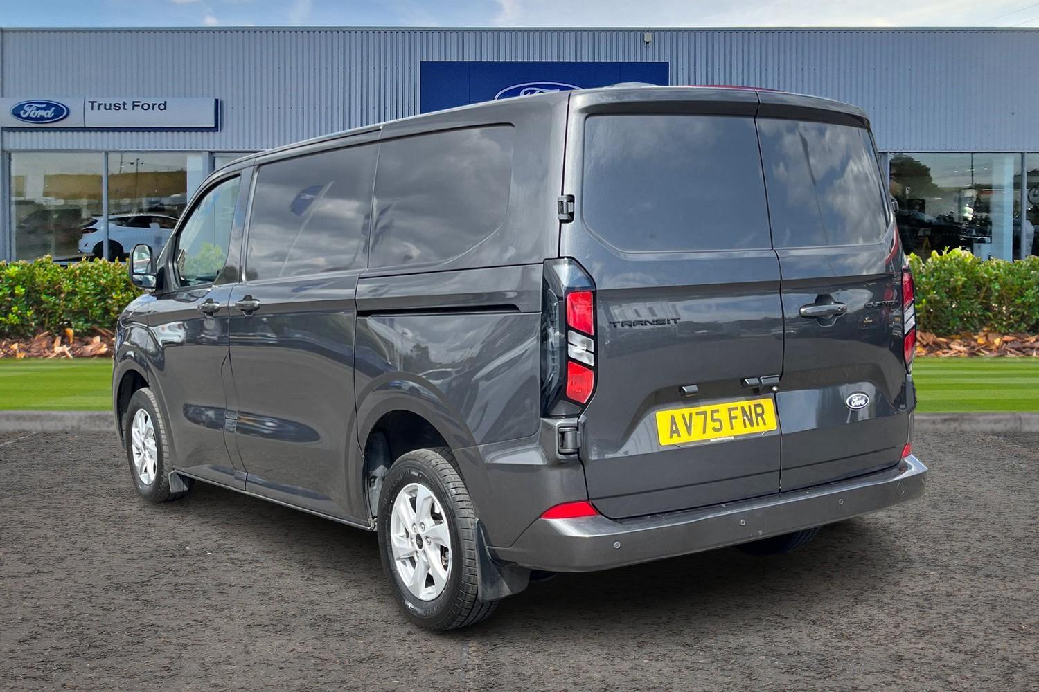 Ford TRANSIT CUSTOM Photo 1