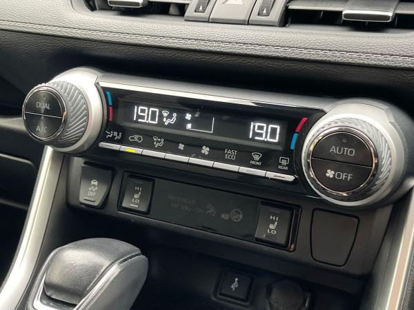 Toyota RAV4 Photo autoimg-3fa9772af9f5a2ebe7dff8ed38ad588e92e9f76f.jpg
