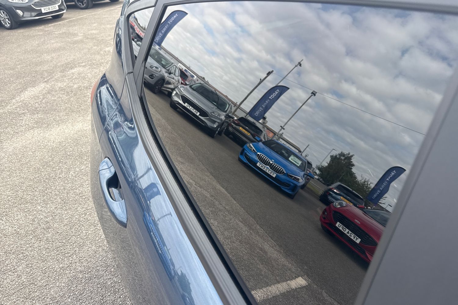 Ford FIESTA Photo 36