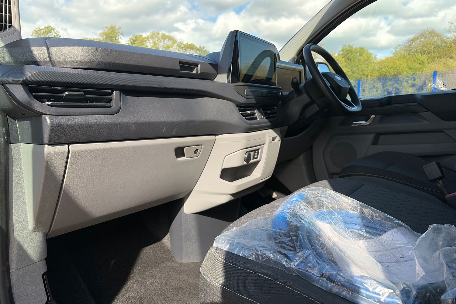 Ford TRANSIT CUSTOM Photo 2