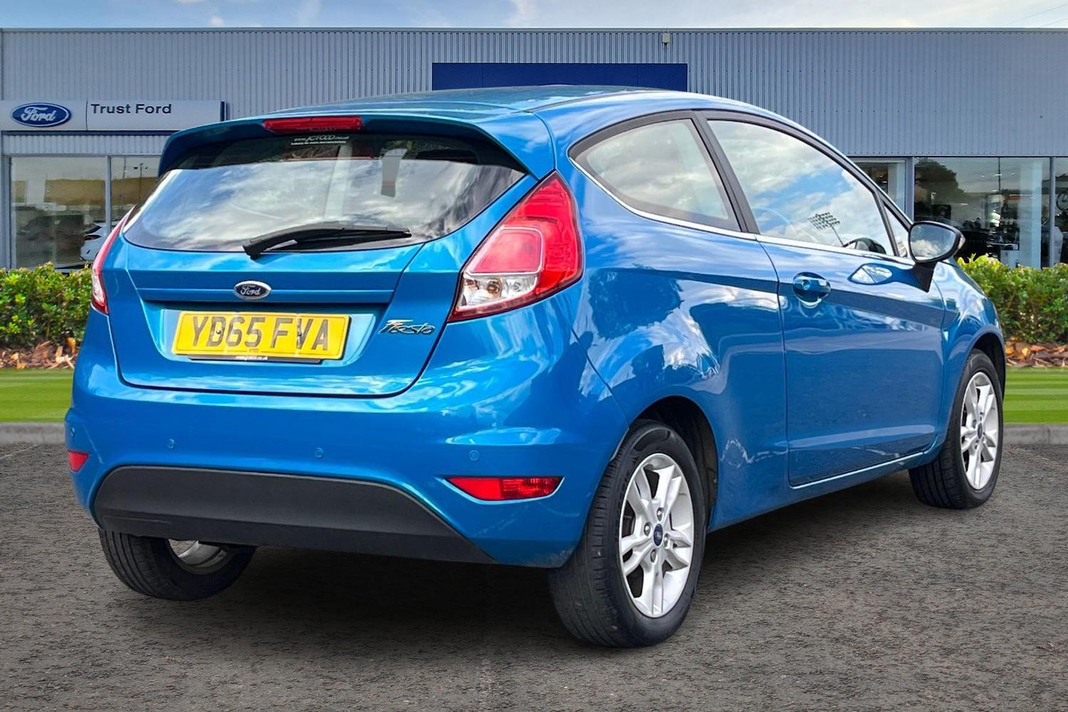 Ford FIESTA Photo 3