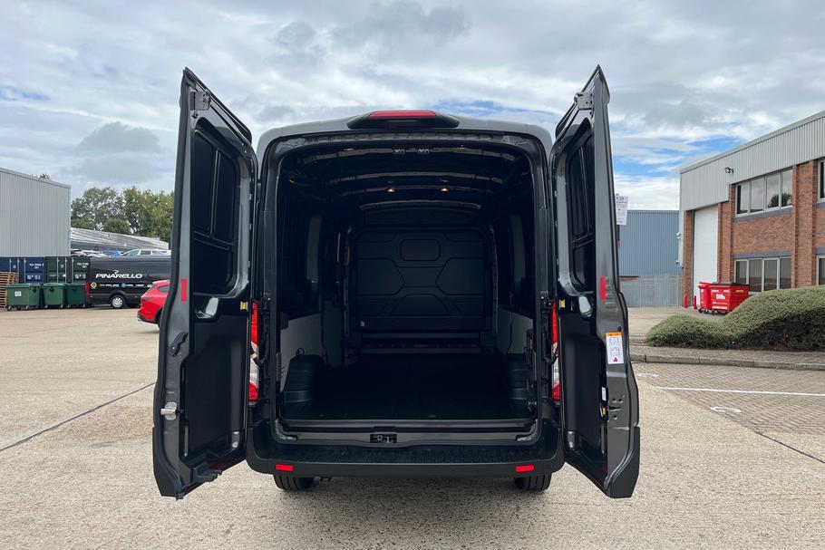 Used Ford E-Transit 7