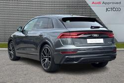 AUDI Q8 Photo 3