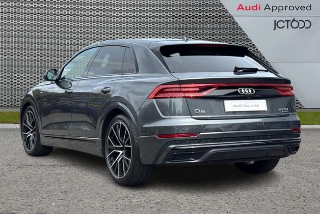 AUDI Q8 Photo 3