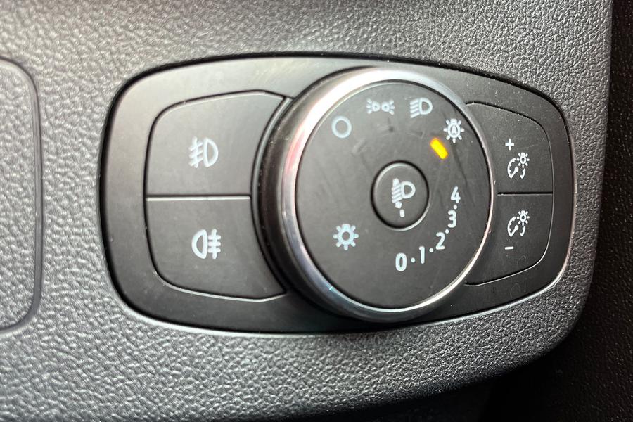 Ford PUMA Photo autoimg-3fafdd9c6b4859463ebbc9234dc57ff81b128409.jpg