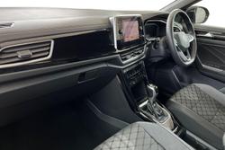 VOLKSWAGEN T-Roc Photo 2