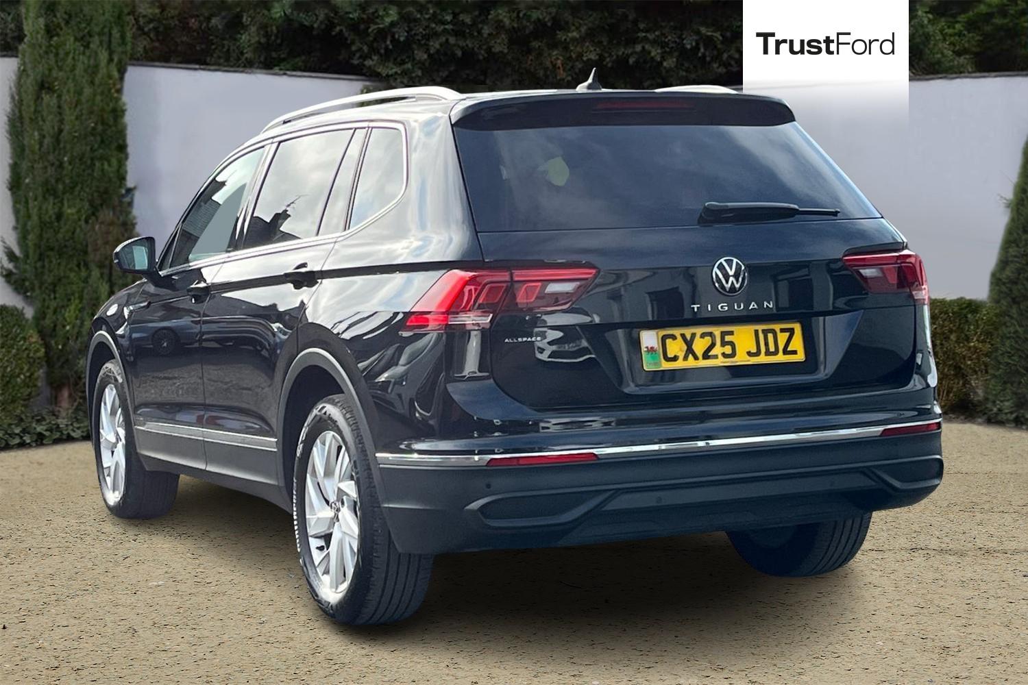 Volkswagen TIGUAN ALLSPACE Photo 1