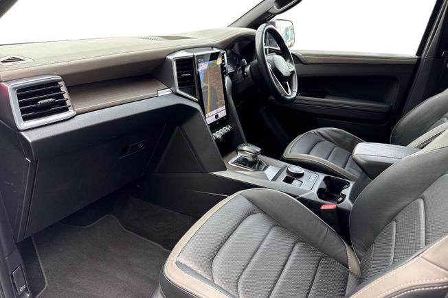 VOLKSWAGEN Amarok Photo 2