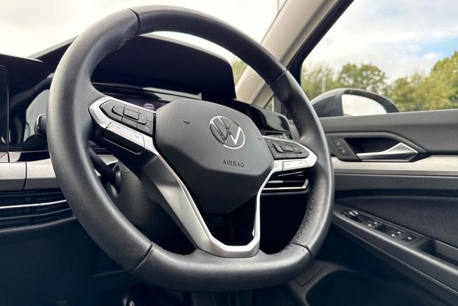 Volkswagen Golf Photo 27