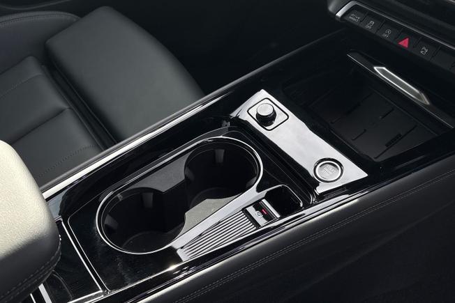 AUDI Q3 Photo 23
