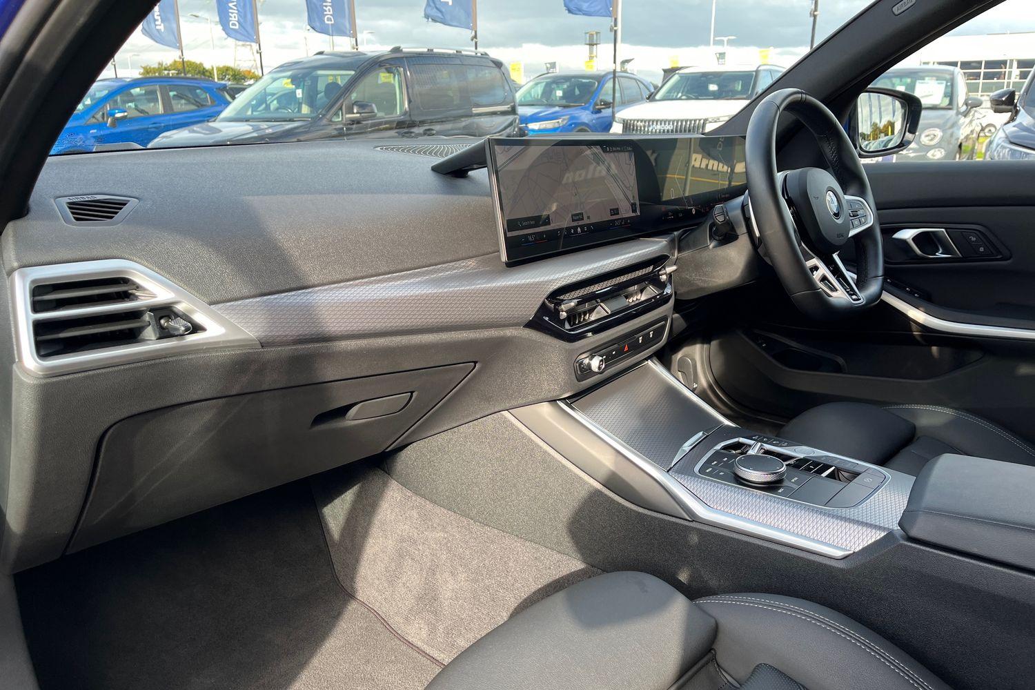 BMW 3 Series Photo 17
