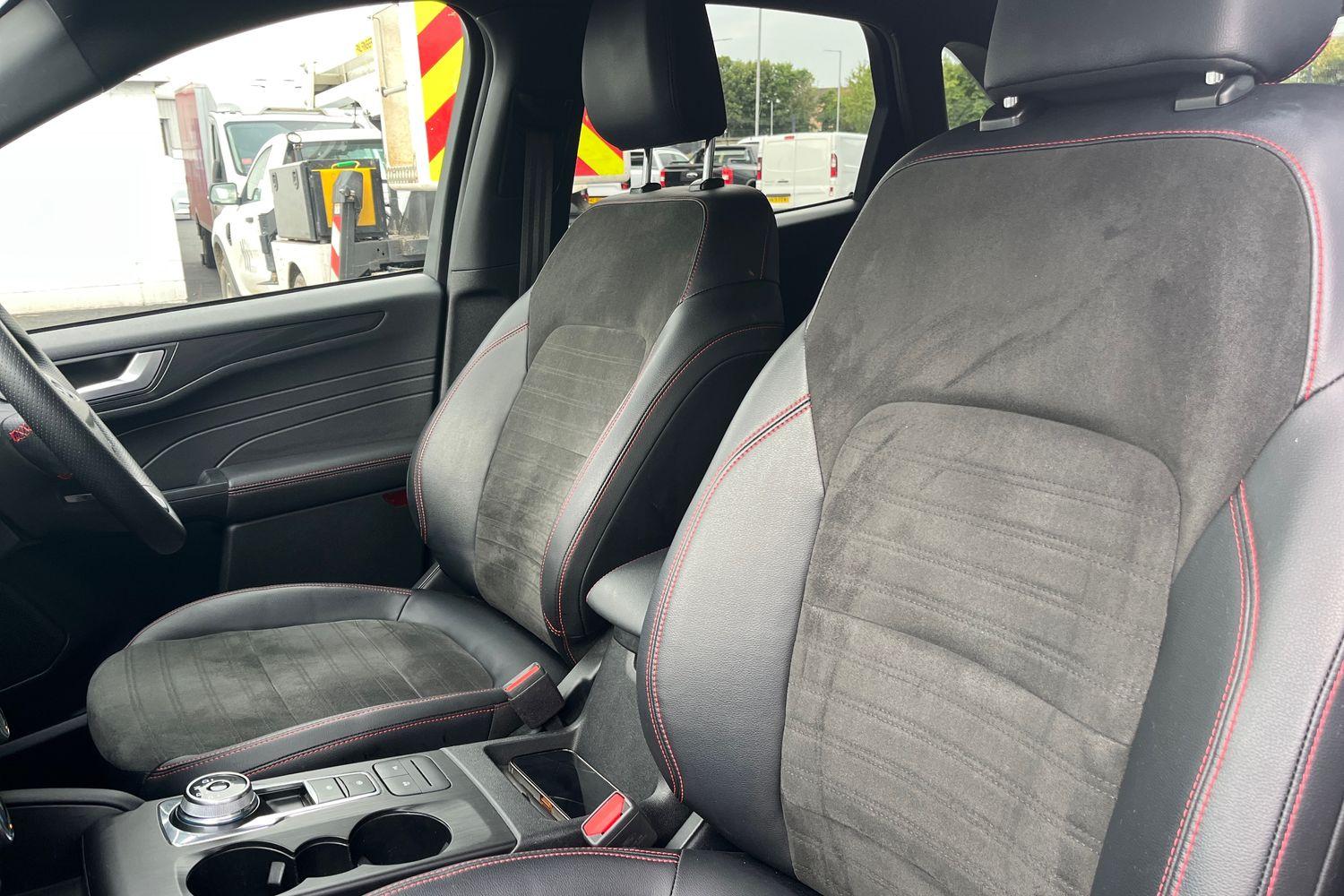 Ford KUGA Photo 18