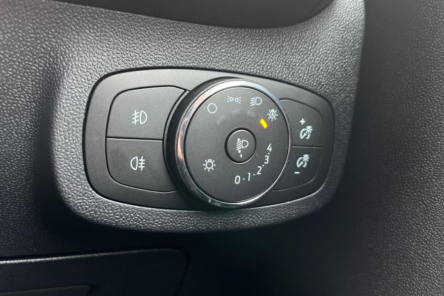 Ford Fiesta Photo autoimg-3fcca88f795cba718883012ff7060e38b8676905.jpg