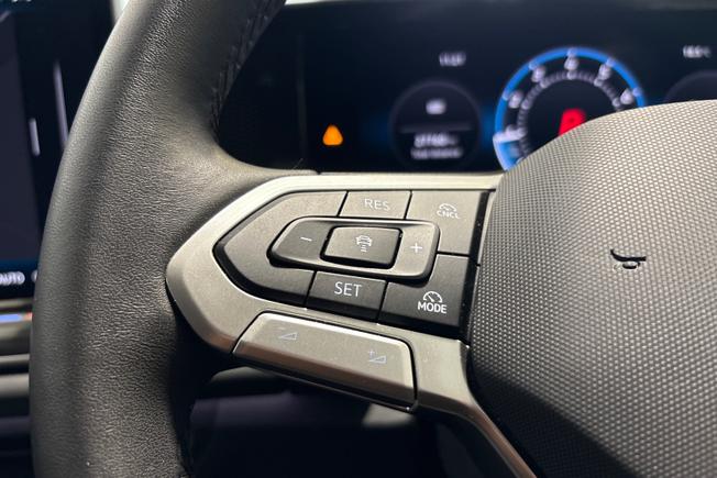 VOLKSWAGEN Tiguan Photo 16