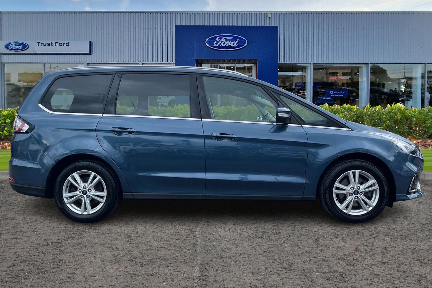 Ford Galaxy Photo 2