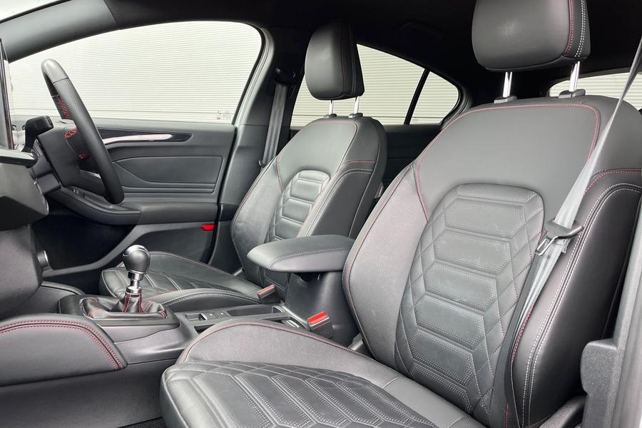 Ford FOCUS Photo autoimg-3fda563cf3319596dbe182261ee7d0c8ed7498d5.jpg
