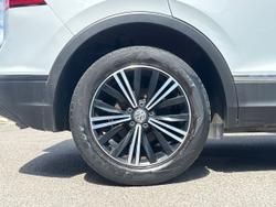 VOLKSWAGEN Tiguan Photo 5