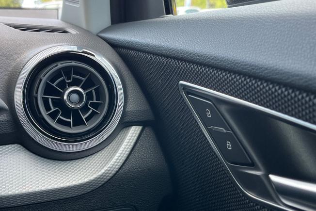 AUDI Q2 Photo 32