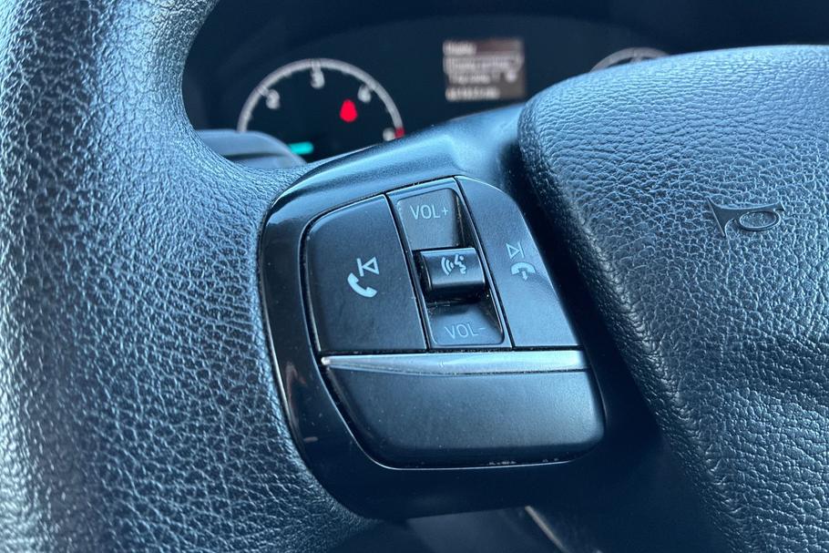 Used FORD TRANSIT CUSTOM YT19CRE 24