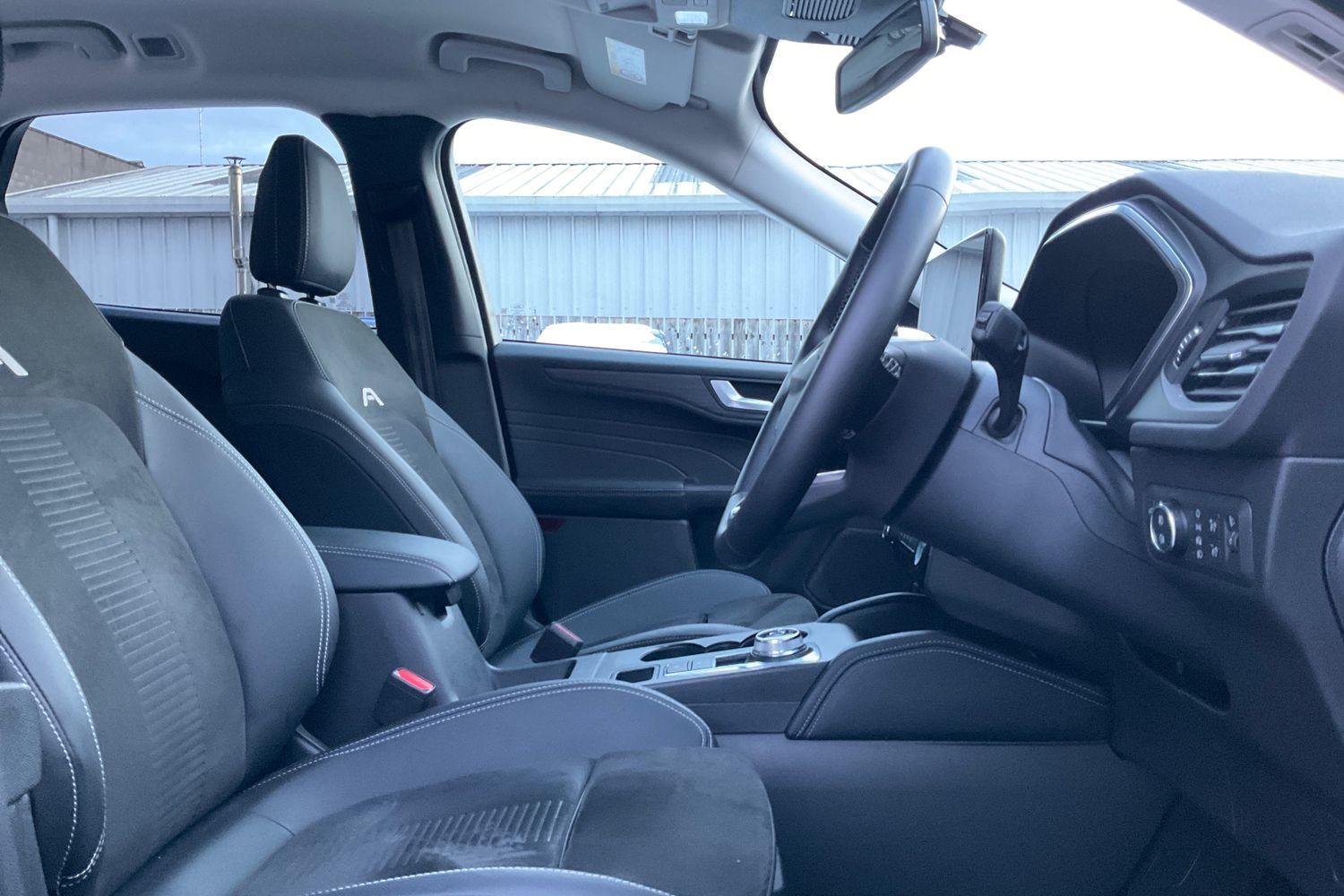 Ford KUGA Photo 16