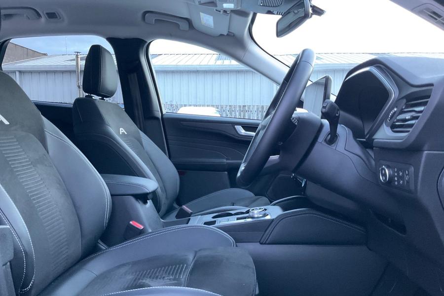 Ford KUGA Photo autoimg-3fe3f65eea3d36bcee6199afffea1a35cee58b5b.jpg