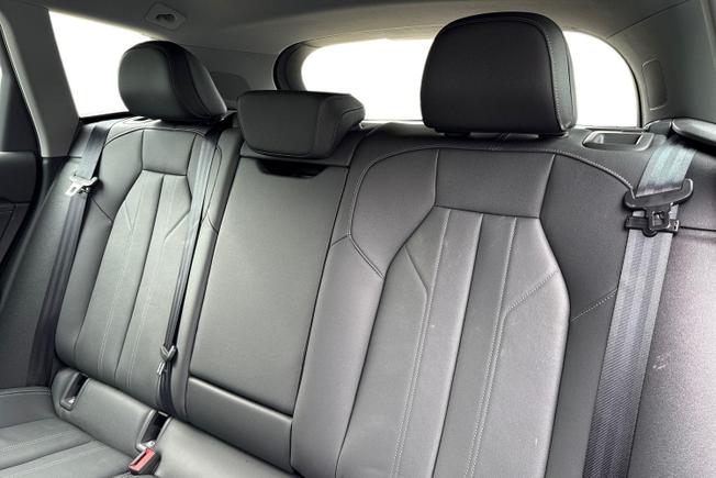 Audi Q6 e-tron Photo 9