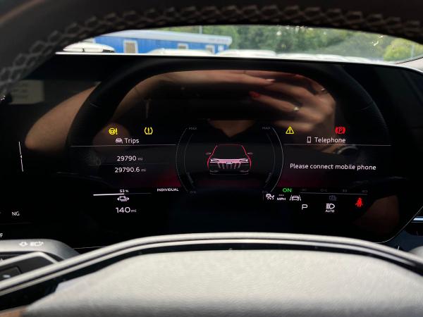 Audi Q6 e-tron Photo autoimg-3febae1228bc36795bc7e22fa8ade7de41a37e3a.jpg