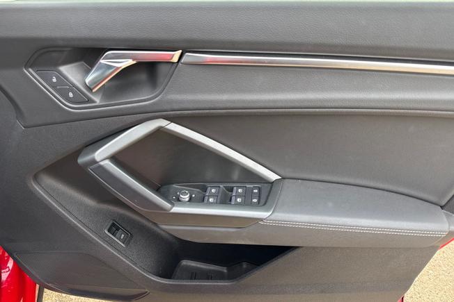 Audi Q3 Photo 35