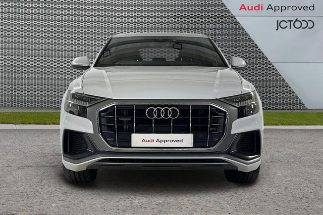 AUDI Q8 Photo 8