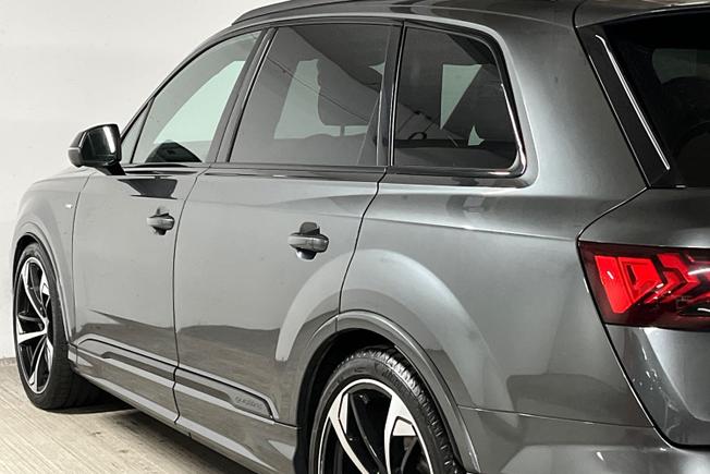 AUDI Q7 Photo 33