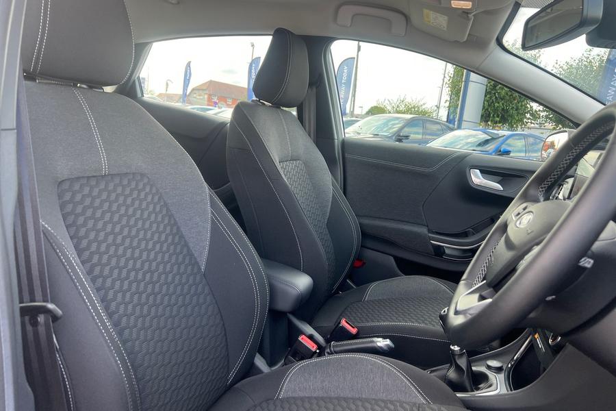 Ford PUMA Photo autoimg-3fff2f00aeb74d264f706072d7e14c1b5f0275da.jpg