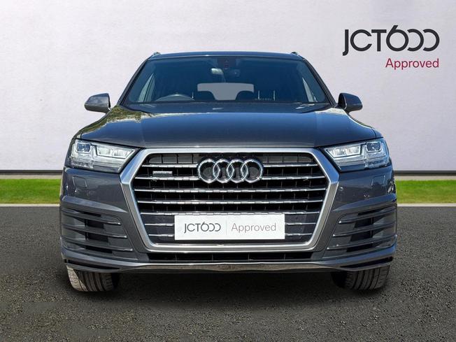 AUDI Q7 Photo 8